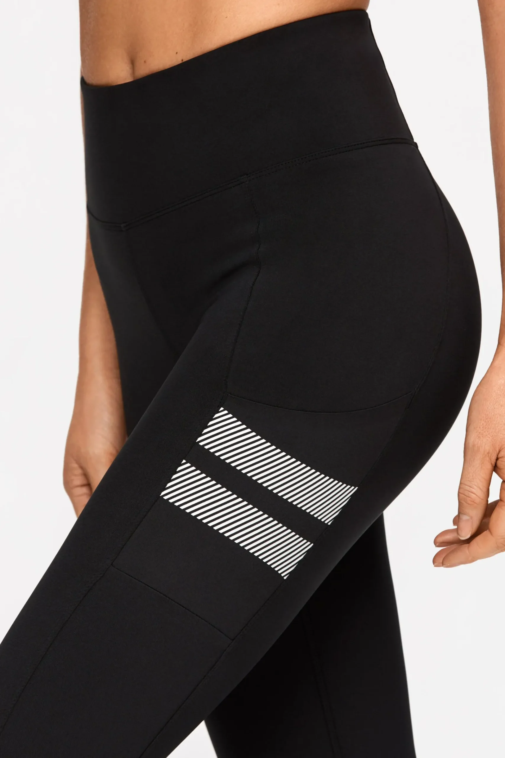 Online STRONGER Amaze Legging Black