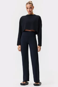 Online STRONGER Cropped Long Sleeve Black
