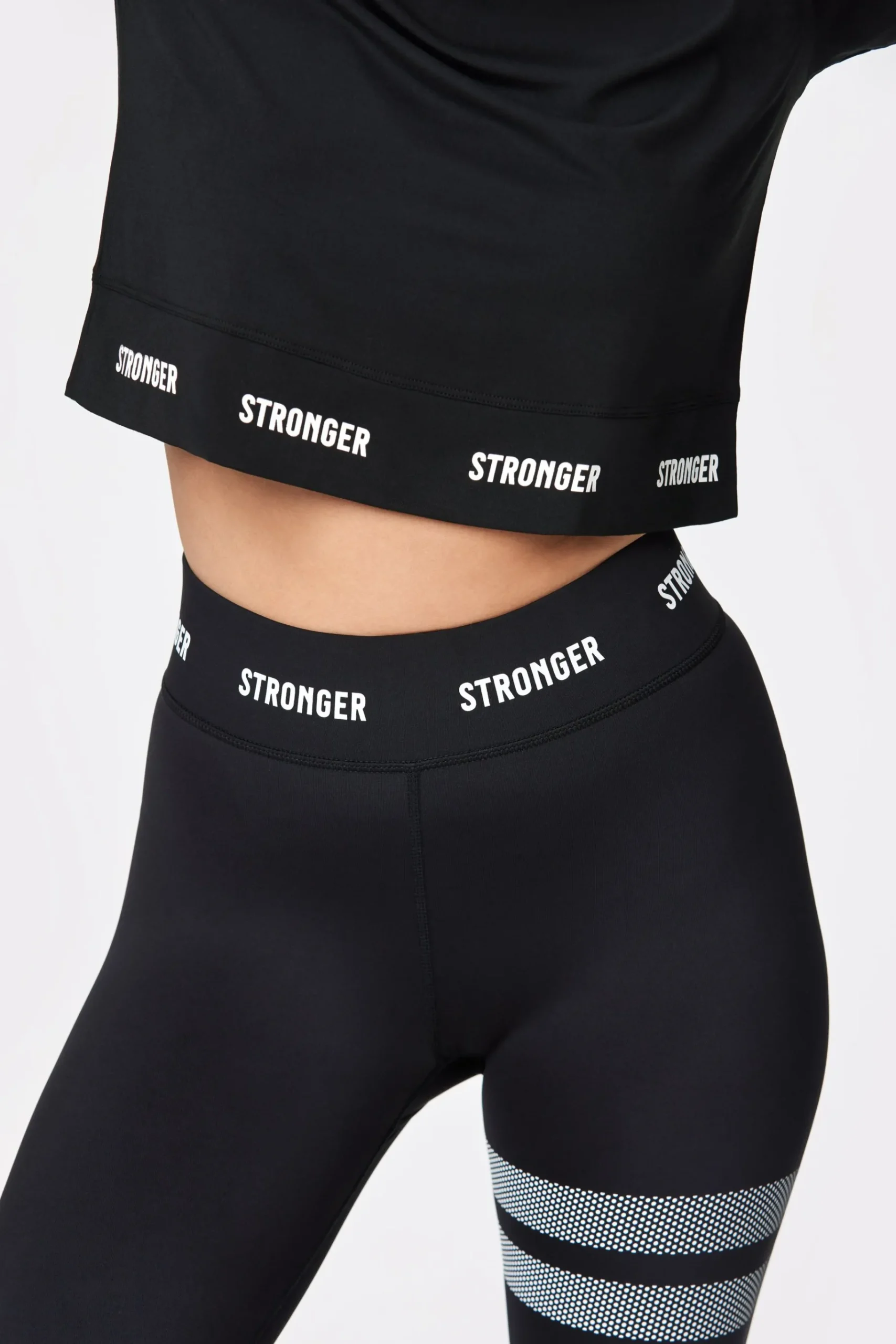 Sale STRONGER Epic Cropped T-shirt Black