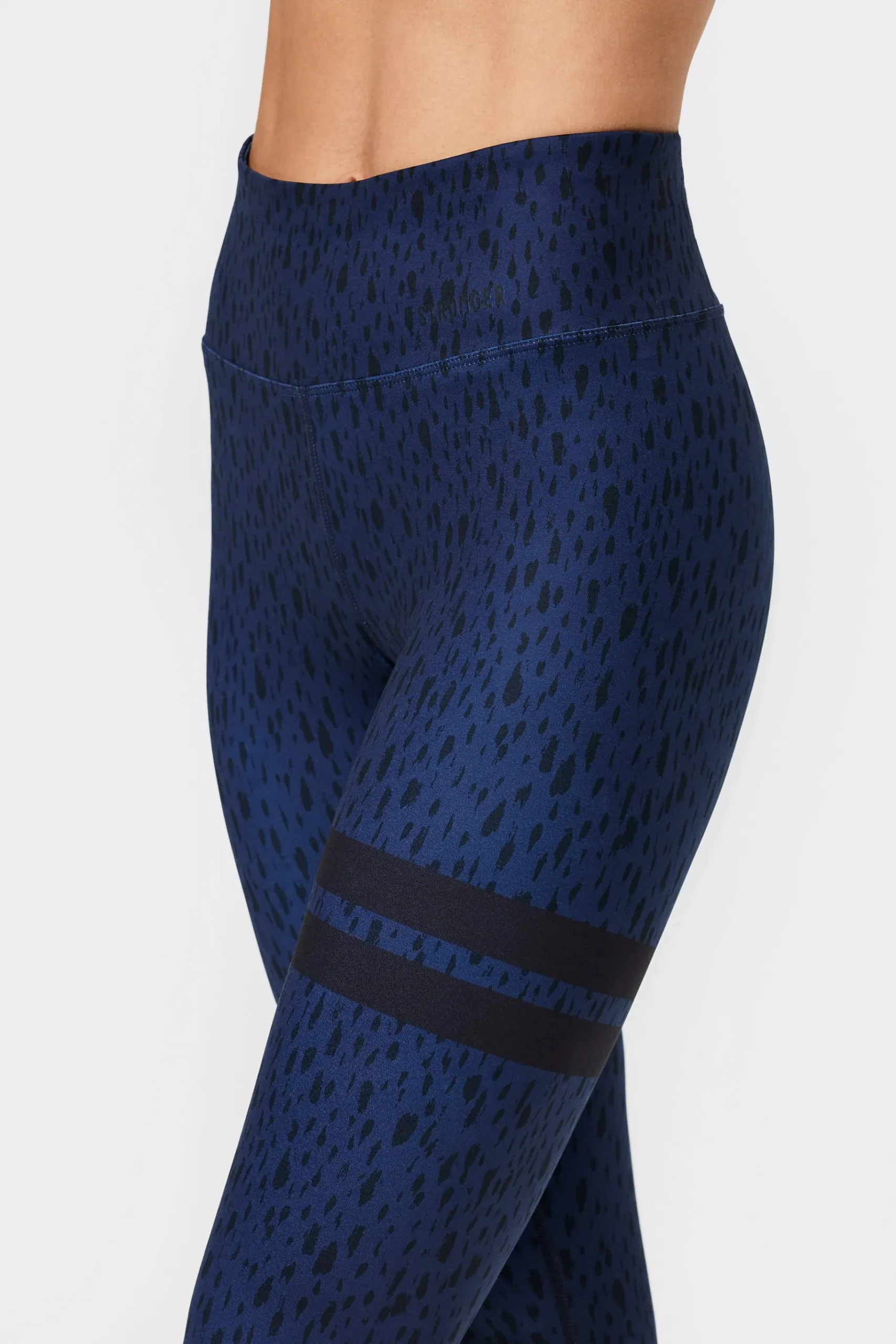 Online STRONGER Explore Printed Legging Leo Dots