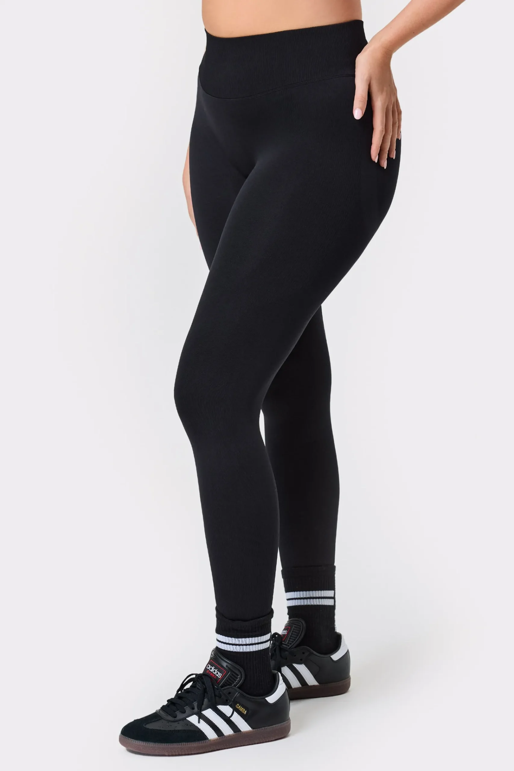 Hot STRONGER Seamless Contour Legging Black