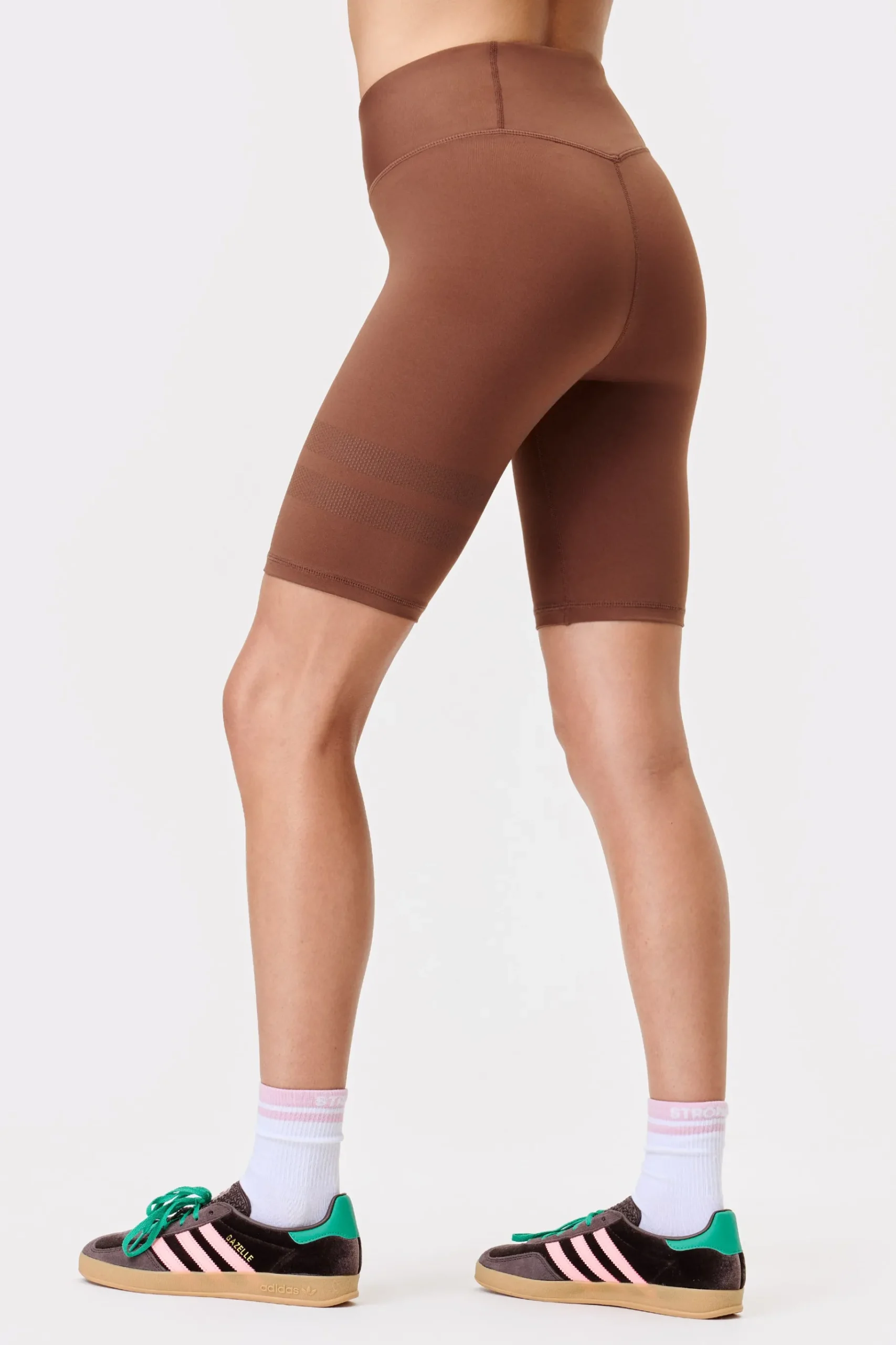 Online STRONGER Signature Bike Shorts Cappuccino