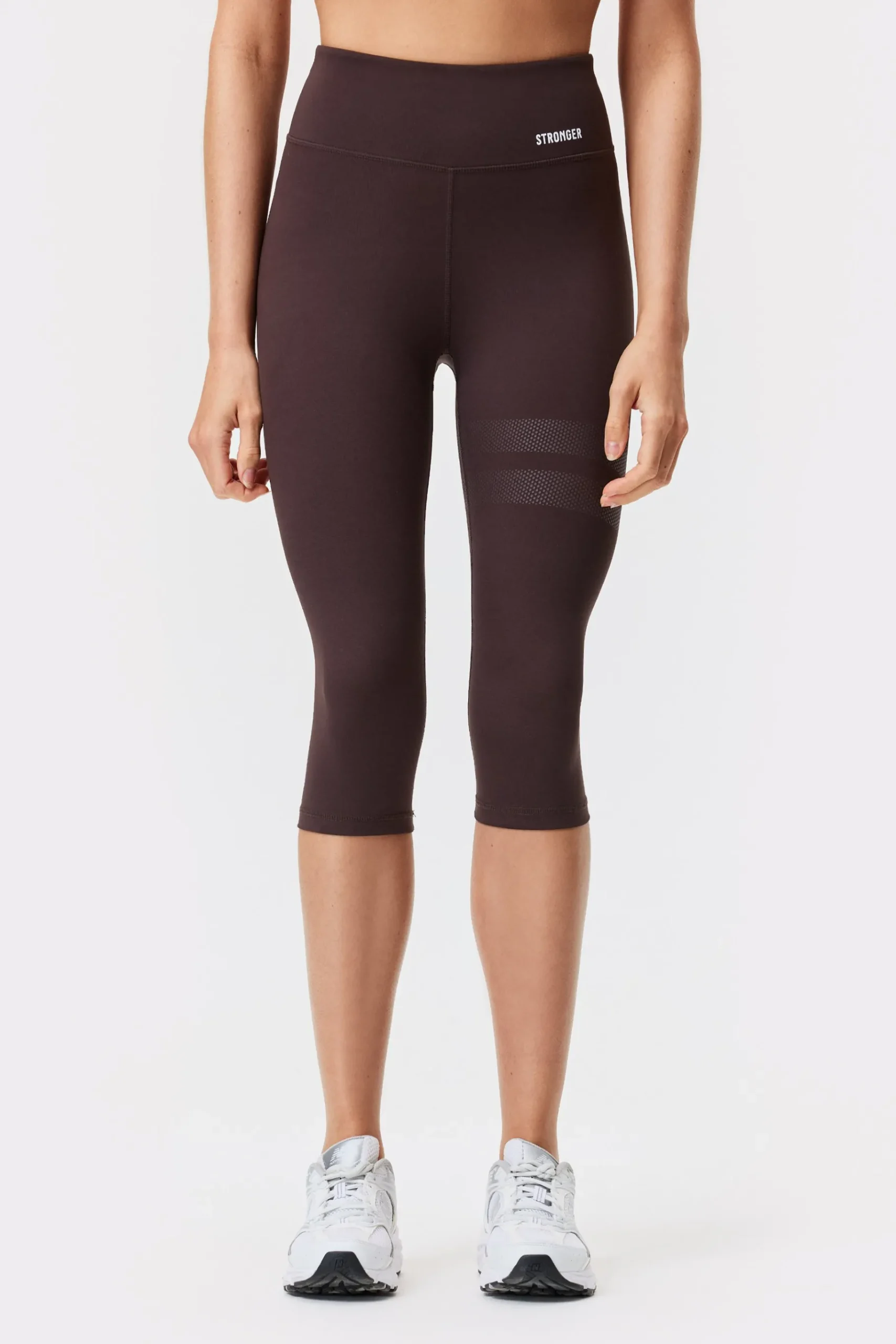 Online STRONGER Signature Capri Legging Black Coffee