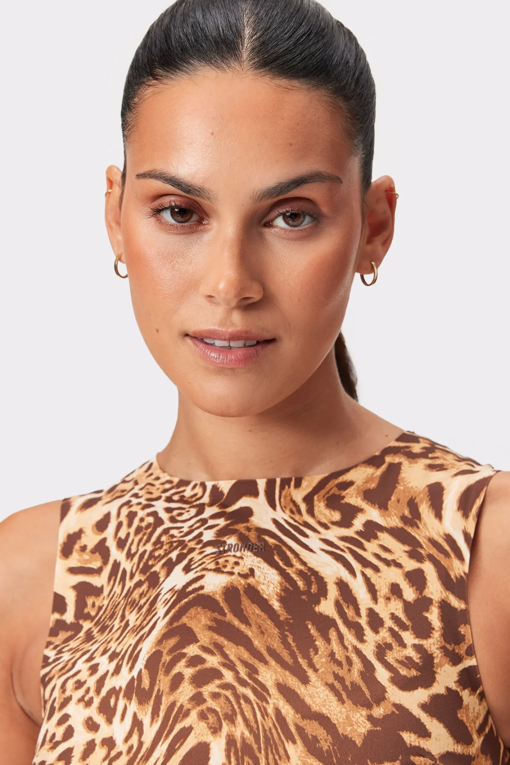 Clearance STRONGER Sleek Crop Top Distorted Leopard Print