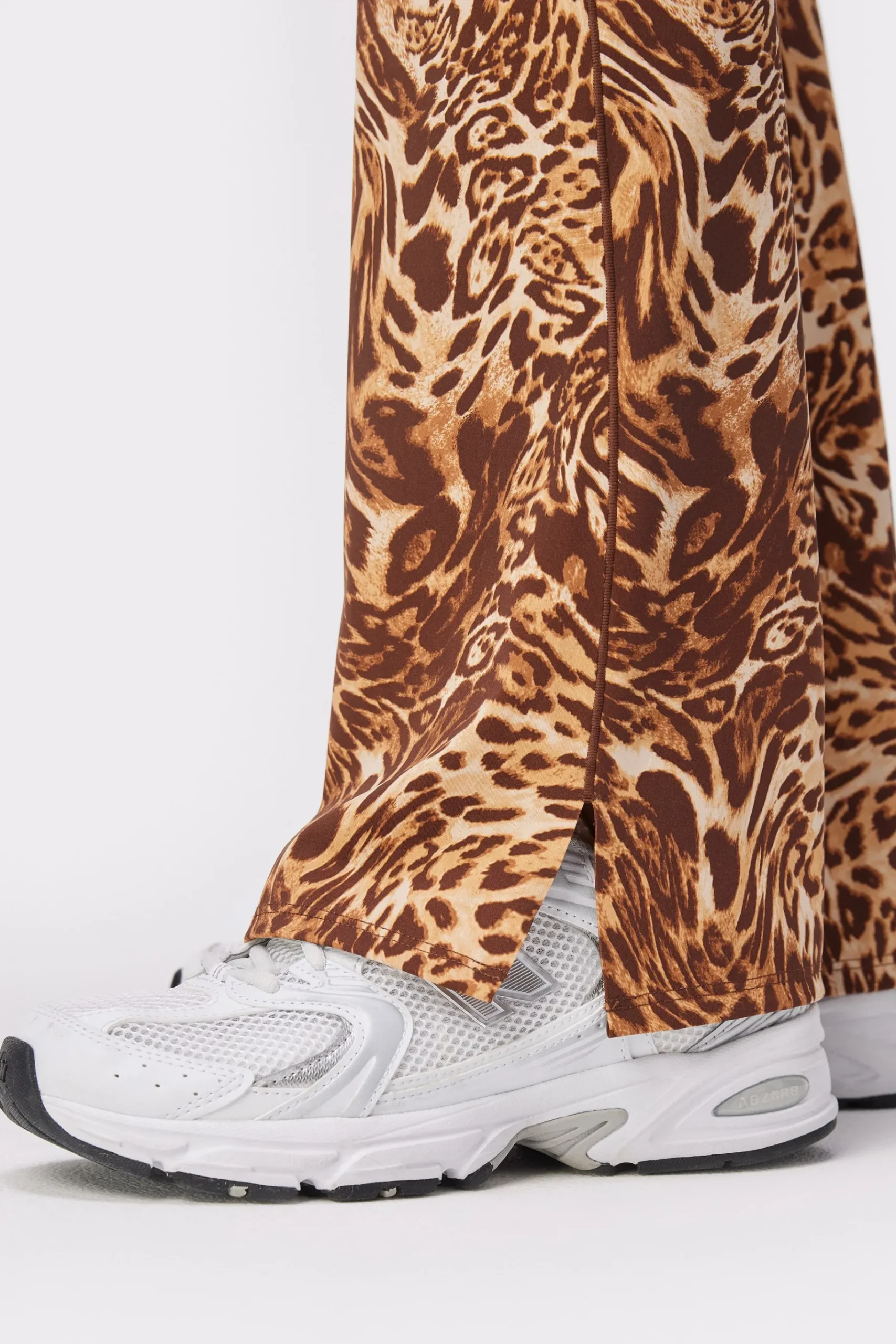 Best STRONGER Sleek Flared Legging Distorted Leopard Print