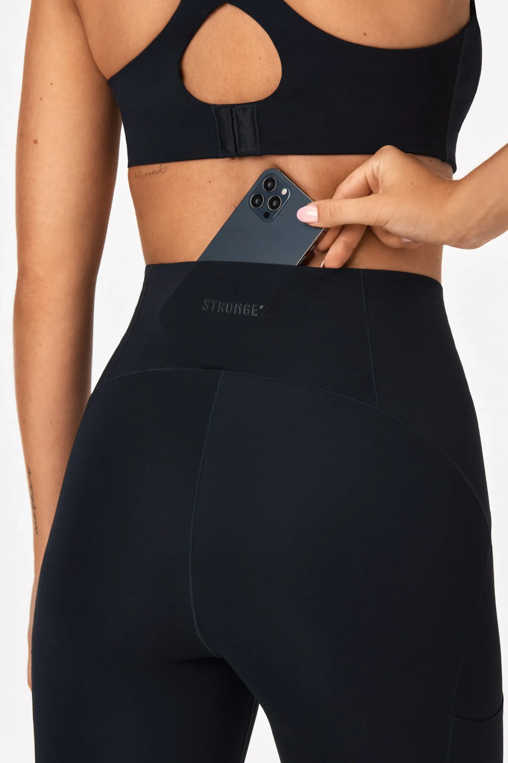 Online STRONGER Sleek Pocket Legging Black