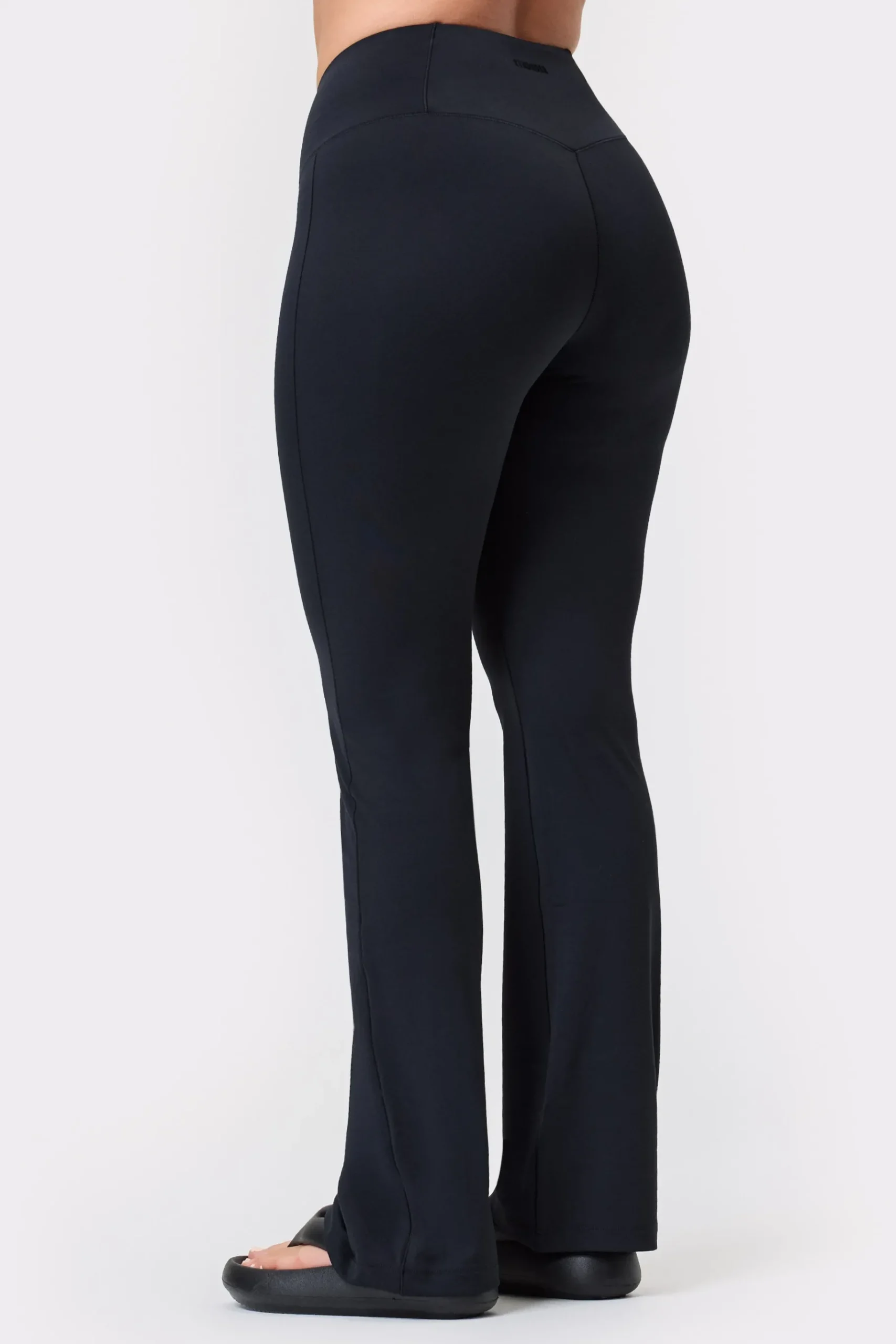 Outlet STRONGER Soft Flared Legging Black
