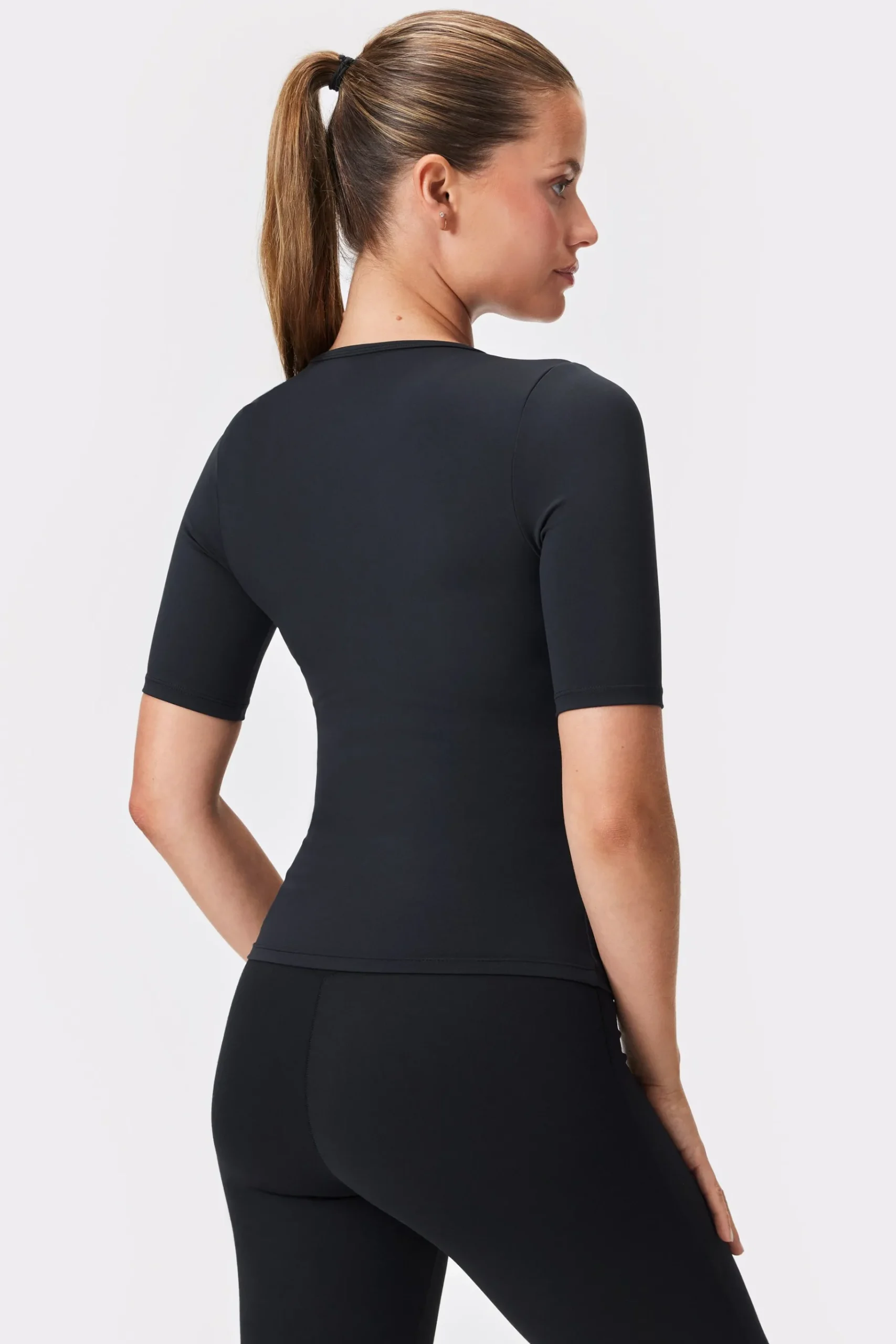 Hot STRONGER Soft T-shirt Black