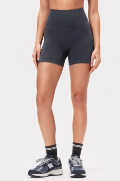 Hot STRONGER Washed Seamless Shorts Black