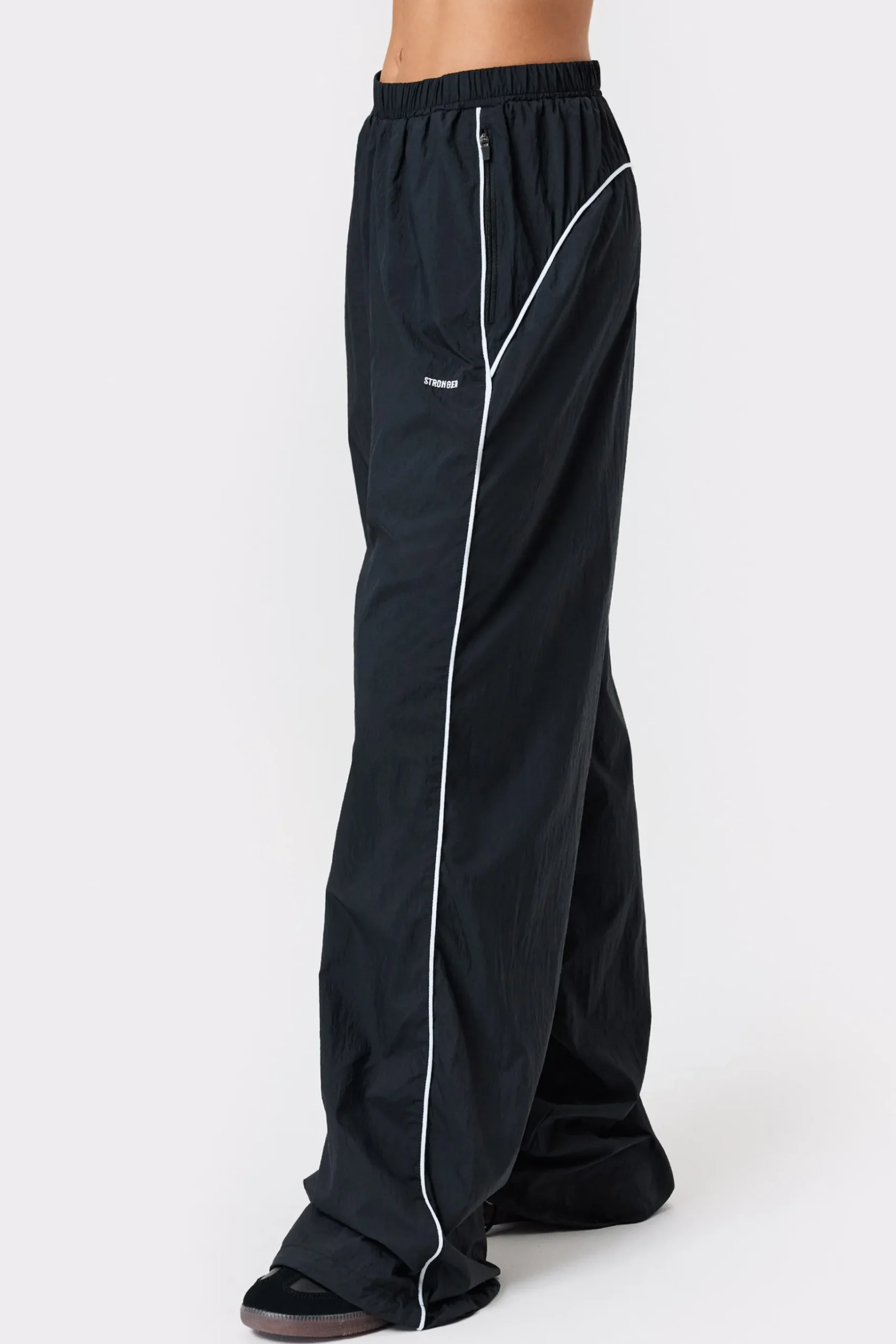 Best STRONGER Woven Pants Black